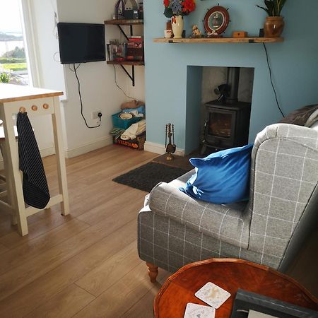 Beside The Bay Apartman Millport Szoba fotó