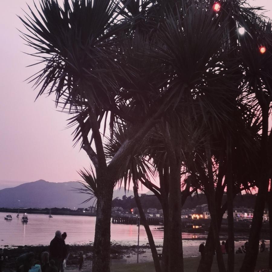 Beside The Bay Apartman Millport Kültér fotó