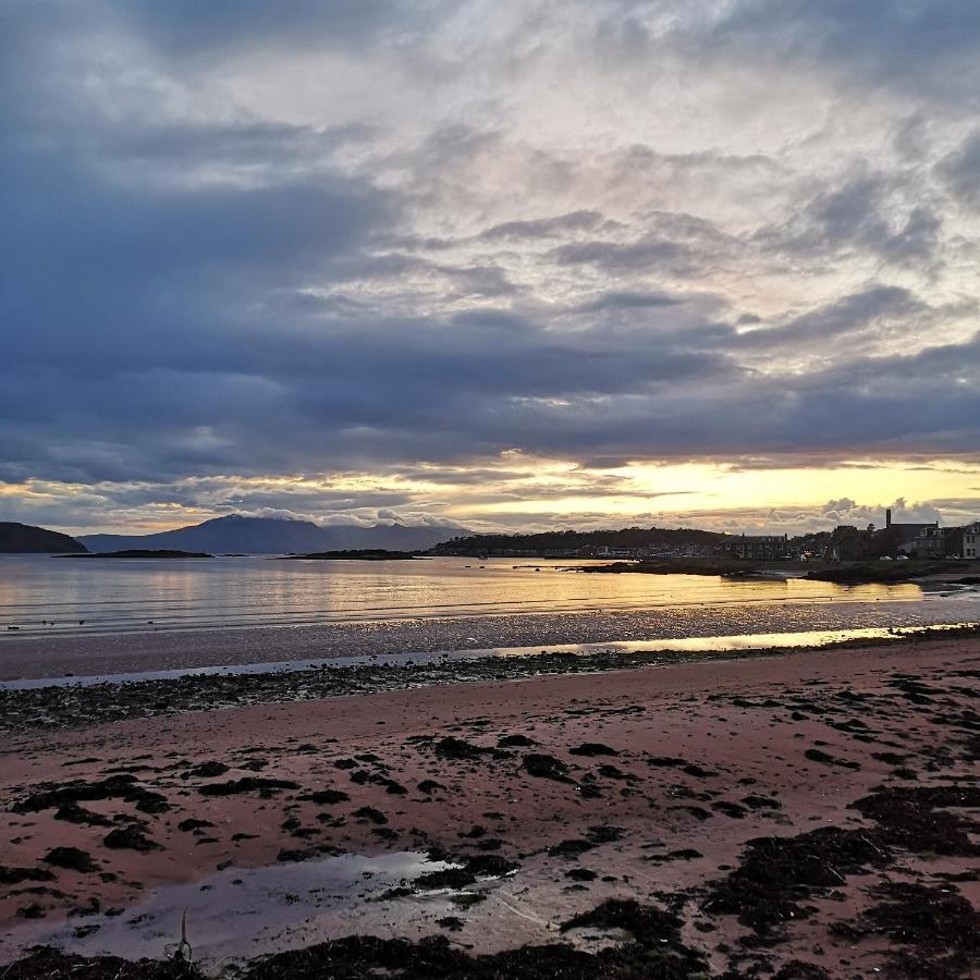 Beside The Bay Apartman Millport Kültér fotó